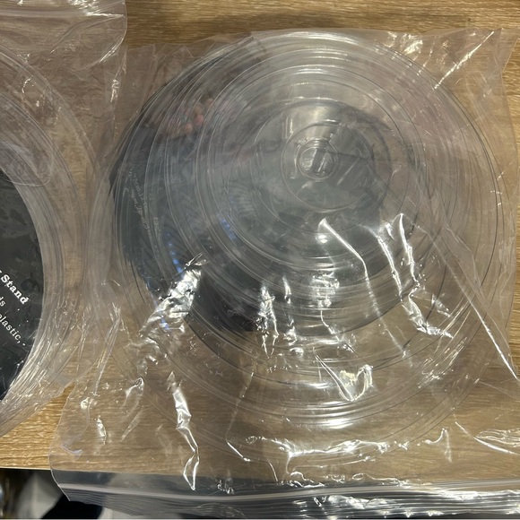 Set of 2 Clear Plastic Macaroon Display stands - Picture 3 of 3